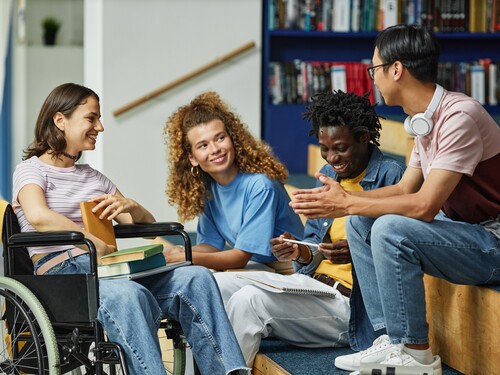 Jongeren samen_shutterstock_2193076257.jpg